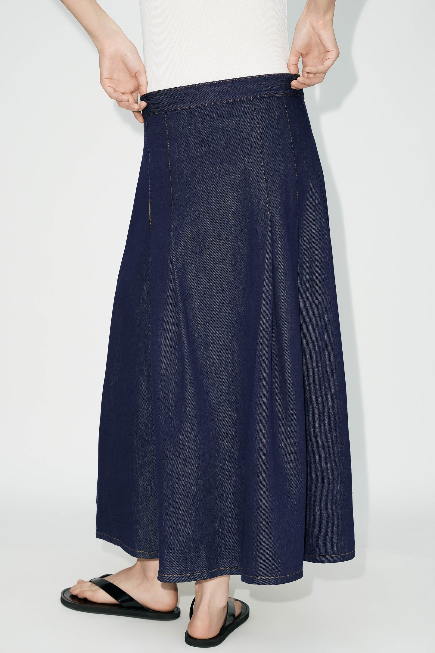 DARK BLUE