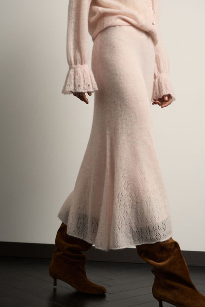 LIGHT PINK