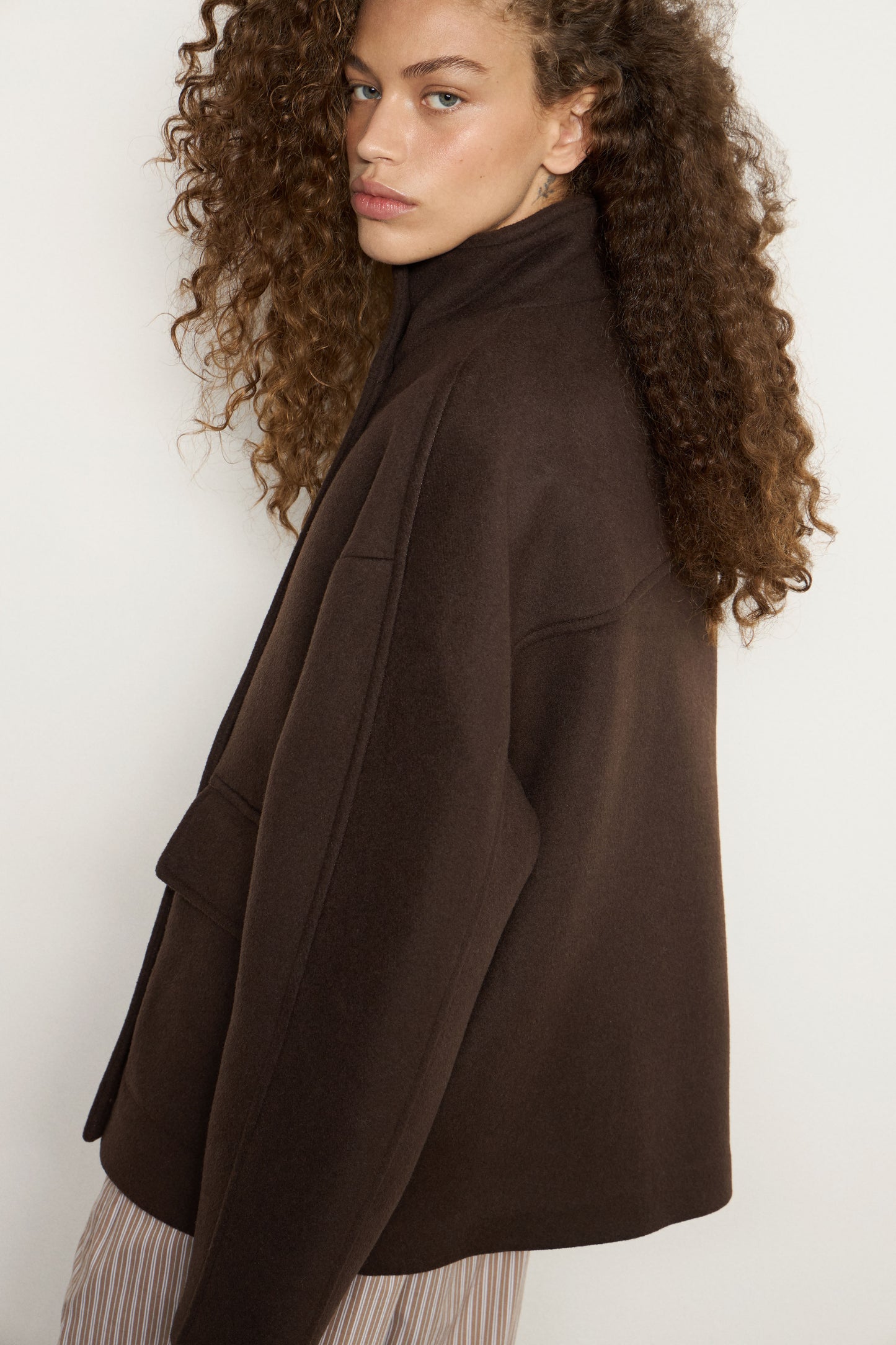 DARK BROWN