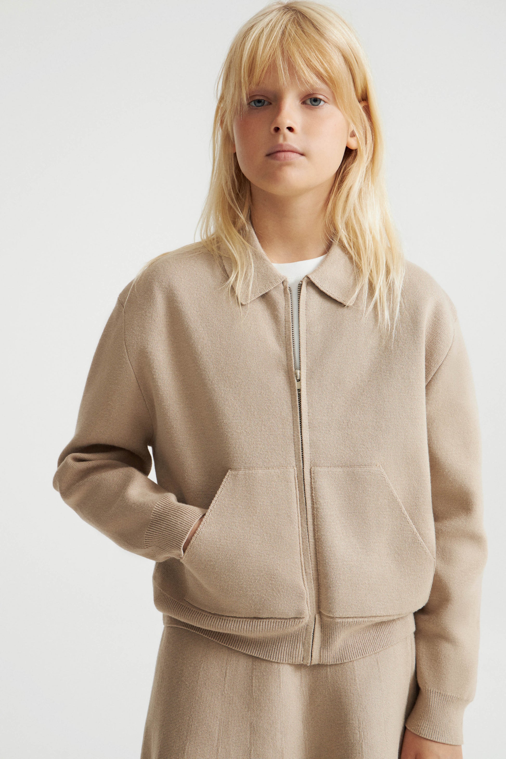LIGHT BEIGE