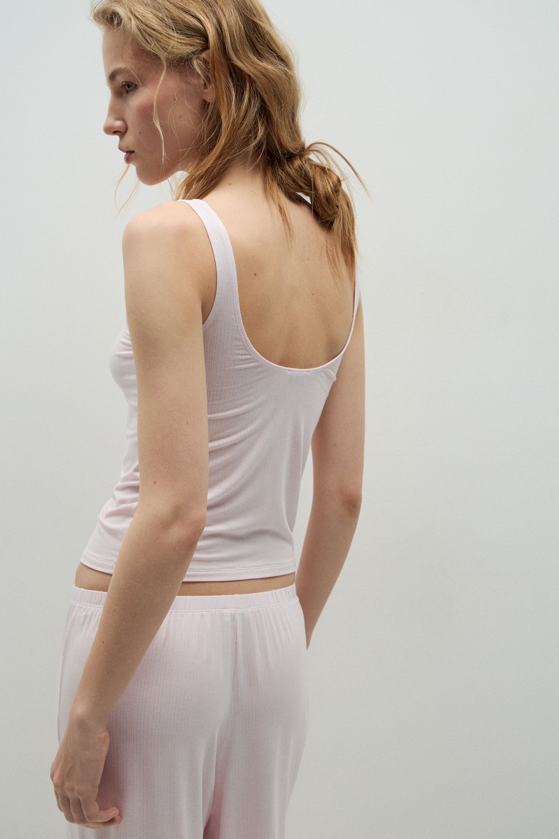 LIGHT PINK