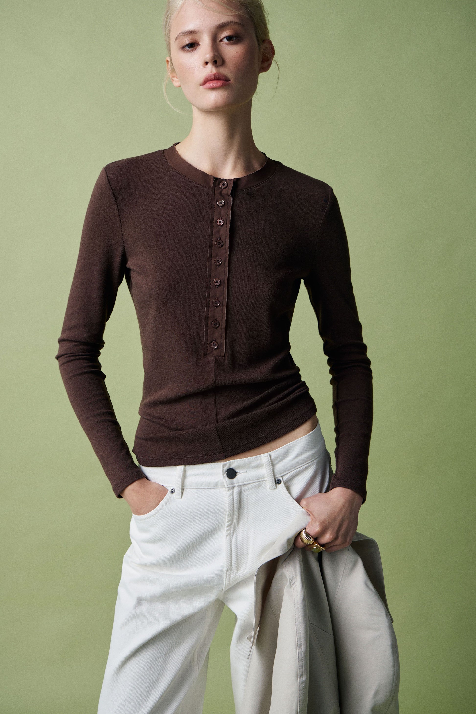 DARK BROWN