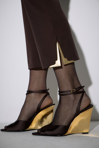 DARK BROWN