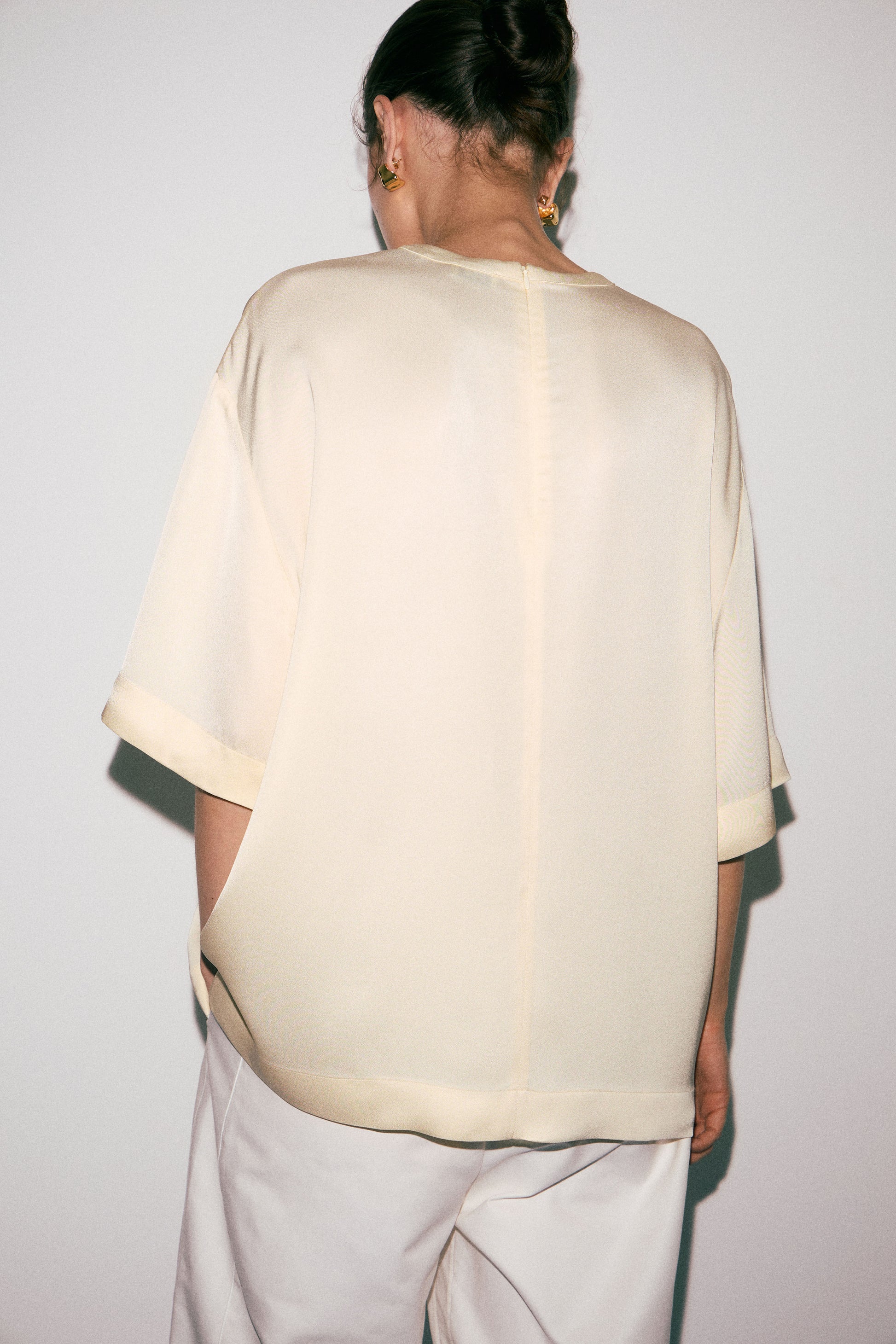 LIGHT YELLOW