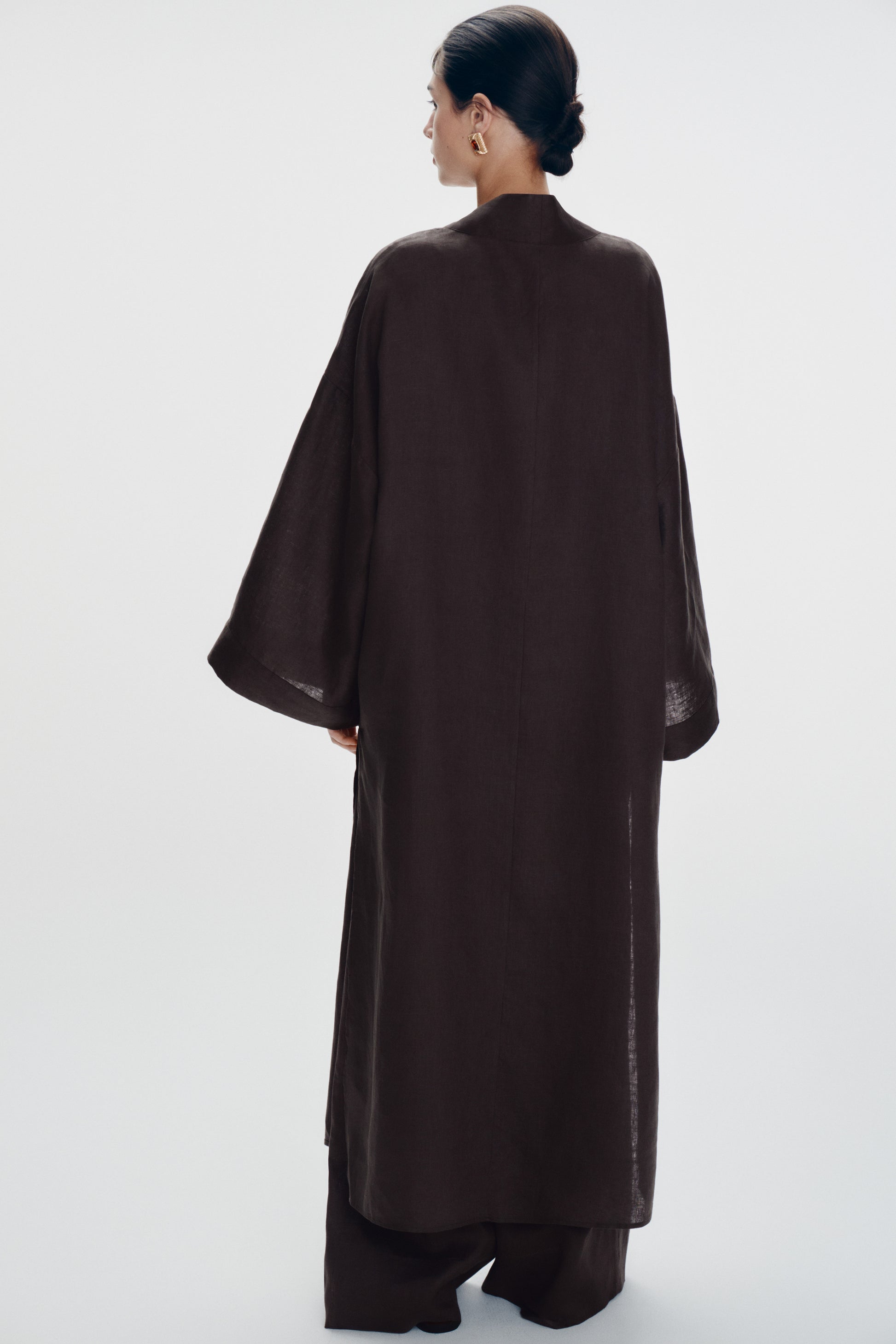 DARK BROWN