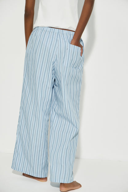 LIGHT BLUE/WHITE