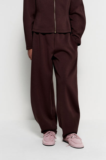 DARK BROWN