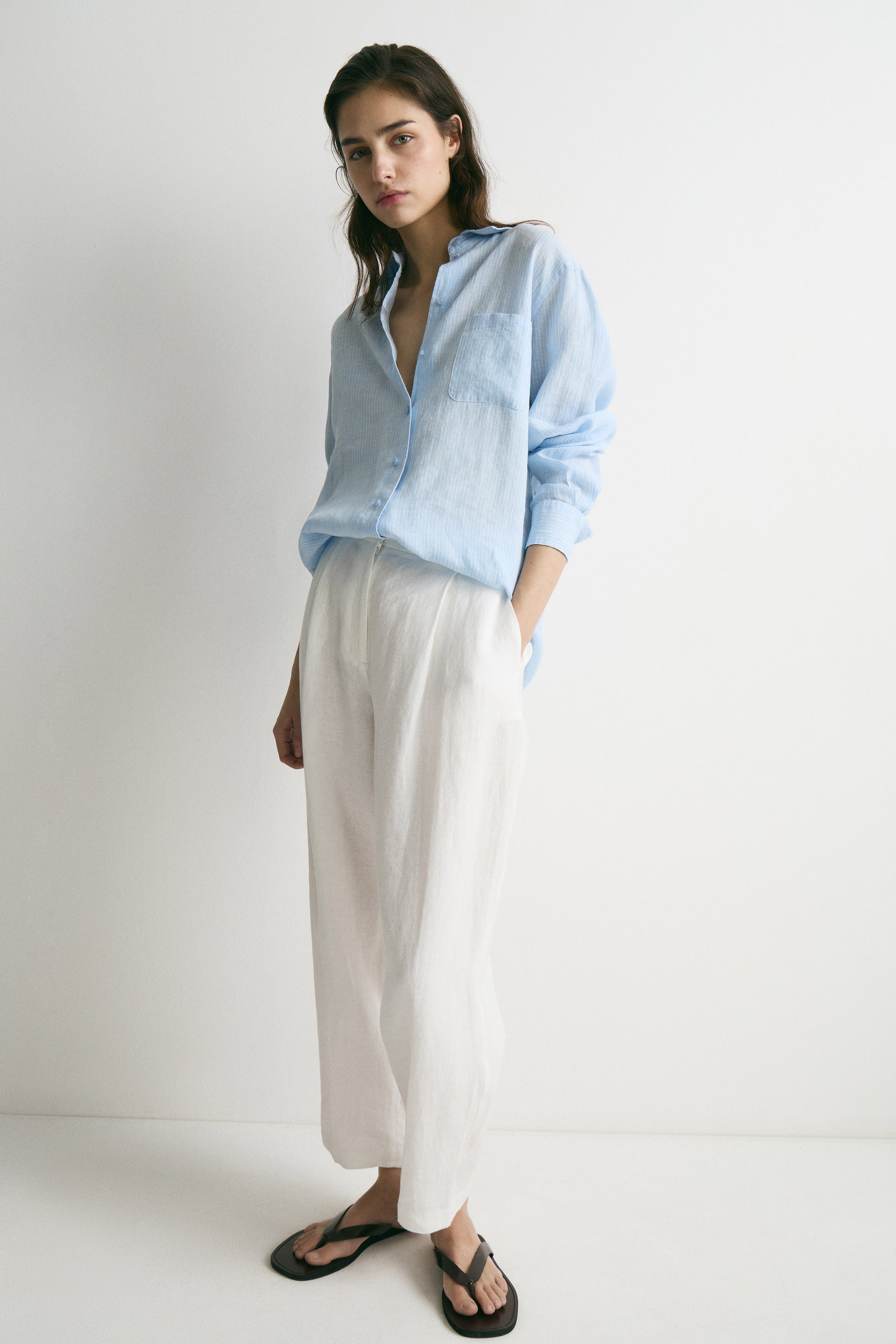 WHITE/BLUE