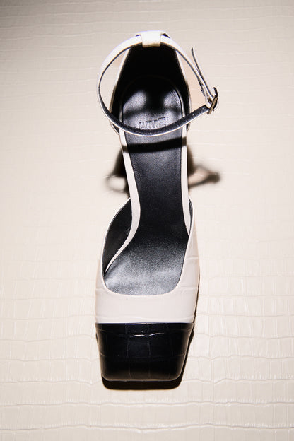 PATTERNED LEATHER SHOES